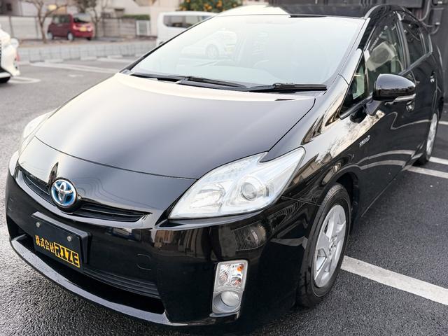 プリウス Ｓ　禁煙車　純正ＯＰメモリーナビ　１セグＴＶ　バックカメラ　フルオートエアコン　電動格納ミラー　ビルトインＥＴＣ　ヘッドライトレベライザー　シートリフター　ミラーウインカー　グレーインテリア　ステリモ（10枚目）