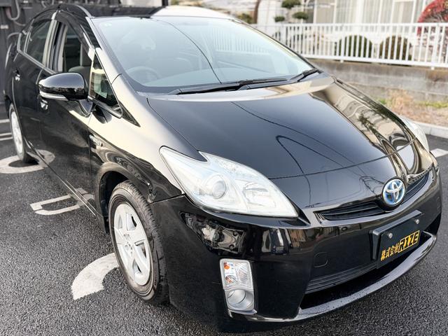 プリウス Ｓ　禁煙車　純正ＯＰメモリーナビ　１セグＴＶ　バックカメラ　フルオートエアコン　電動格納ミラー　ビルトインＥＴＣ　ヘッドライトレベライザー　シートリフター　ミラーウインカー　グレーインテリア　ステリモ（11枚目）