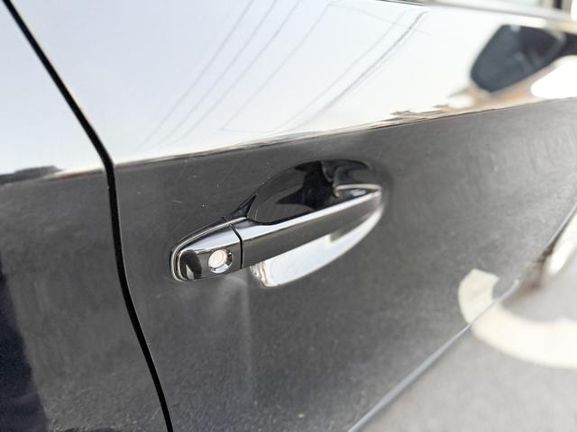 プリウス Ｓ　禁煙車　純正ＯＰメモリーナビ　１セグＴＶ　バックカメラ　フルオートエアコン　電動格納ミラー　ビルトインＥＴＣ　ヘッドライトレベライザー　シートリフター　ミラーウインカー　グレーインテリア　ステリモ（24枚目）