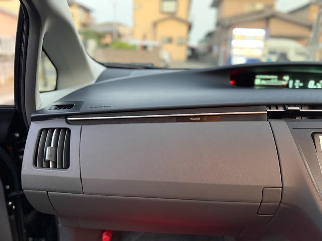プリウス Ｓ　禁煙車　純正ＯＰメモリーナビ　１セグＴＶ　バックカメラ　フルオートエアコン　電動格納ミラー　ビルトインＥＴＣ　ヘッドライトレベライザー　シートリフター　ミラーウインカー　グレーインテリア　ステリモ（41枚目）