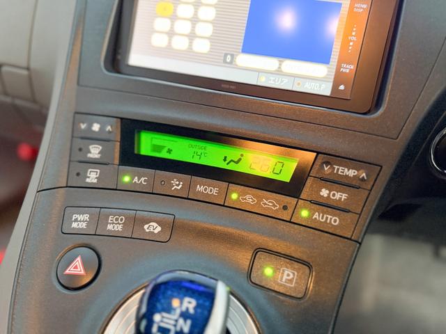 プリウス Ｓ　禁煙車　純正ＯＰメモリーナビ　１セグＴＶ　バックカメラ　フルオートエアコン　電動格納ミラー　ビルトインＥＴＣ　ヘッドライトレベライザー　シートリフター　ミラーウインカー　グレーインテリア　ステリモ（48枚目）