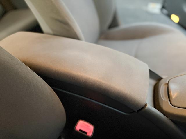 プリウス Ｓ　禁煙車　純正ＯＰメモリーナビ　１セグＴＶ　バックカメラ　フルオートエアコン　電動格納ミラー　ビルトインＥＴＣ　ヘッドライトレベライザー　シートリフター　ミラーウインカー　グレーインテリア　ステリモ（51枚目）