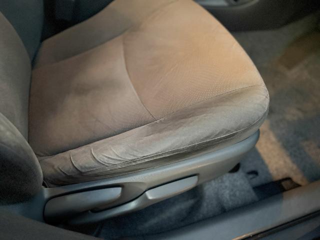 プリウス Ｓ　禁煙車　純正ＯＰメモリーナビ　１セグＴＶ　バックカメラ　フルオートエアコン　電動格納ミラー　ビルトインＥＴＣ　ヘッドライトレベライザー　シートリフター　ミラーウインカー　グレーインテリア　ステリモ（59枚目）