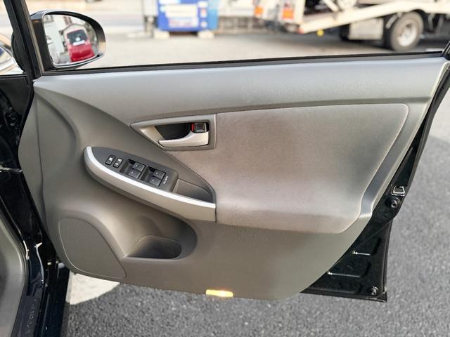 プリウス Ｓ　禁煙車　純正ＯＰメモリーナビ　１セグＴＶ　バックカメラ　フルオートエアコン　電動格納ミラー　ビルトインＥＴＣ　ヘッドライトレベライザー　シートリフター　ミラーウインカー　グレーインテリア　ステリモ（62枚目）