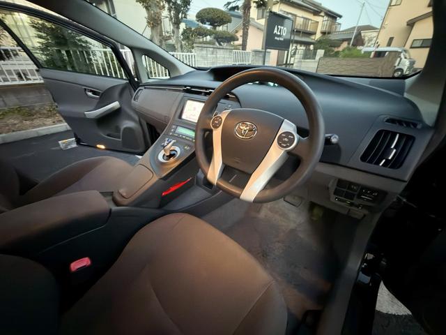 プリウス Ｓ　禁煙車　純正ＯＰメモリーナビ　１セグＴＶ　バックカメラ　フルオートエアコン　電動格納ミラー　ビルトインＥＴＣ　ヘッドライトレベライザー　シートリフター　ミラーウインカー　グレーインテリア　ステリモ（63枚目）