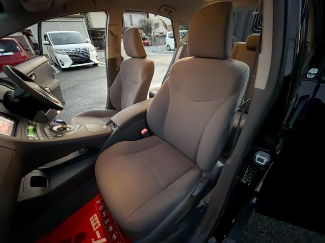 プリウス Ｓ　禁煙車　純正ＯＰメモリーナビ　１セグＴＶ　バックカメラ　フルオートエアコン　電動格納ミラー　ビルトインＥＴＣ　ヘッドライトレベライザー　シートリフター　ミラーウインカー　グレーインテリア　ステリモ（70枚目）