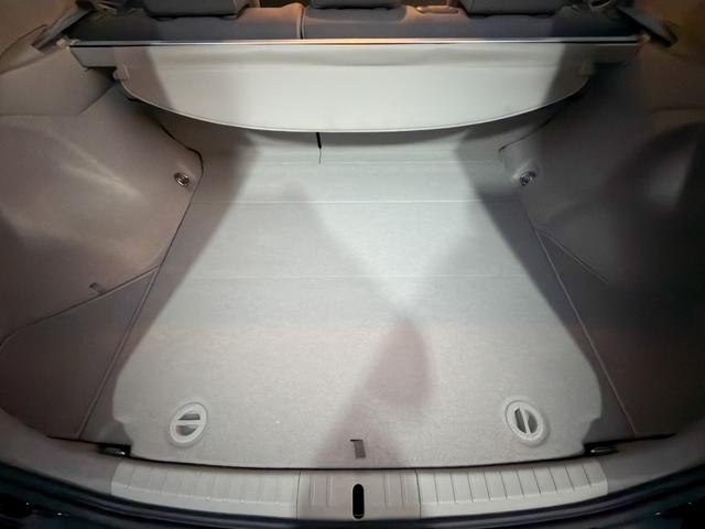 プリウス Ｓ　禁煙車　純正ＯＰメモリーナビ　１セグＴＶ　バックカメラ　フルオートエアコン　電動格納ミラー　ビルトインＥＴＣ　ヘッドライトレベライザー　シートリフター　ミラーウインカー　グレーインテリア　ステリモ（75枚目）