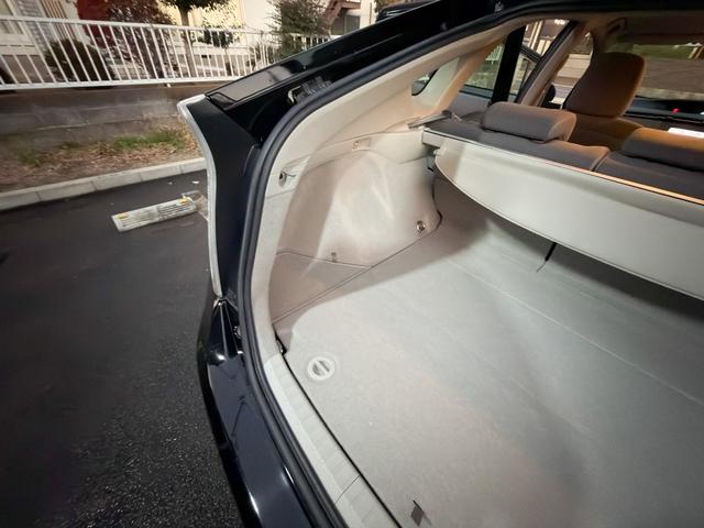 プリウス Ｓ　禁煙車　純正ＯＰメモリーナビ　１セグＴＶ　バックカメラ　フルオートエアコン　電動格納ミラー　ビルトインＥＴＣ　ヘッドライトレベライザー　シートリフター　ミラーウインカー　グレーインテリア　ステリモ（76枚目）