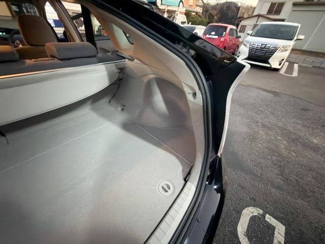 プリウス Ｓ　禁煙車　純正ＯＰメモリーナビ　１セグＴＶ　バックカメラ　フルオートエアコン　電動格納ミラー　ビルトインＥＴＣ　ヘッドライトレベライザー　シートリフター　ミラーウインカー　グレーインテリア　ステリモ（77枚目）