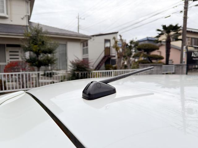 Ｎ－ＯＮＥ プレミアム　ツアラー・Ｌパッケージ　禁煙車　ターボ　パドルシフト　純正１５インチアルミ　ＨＩＤヘッド　フォグ　純正ＯＰインターナビ　１セグＴＶ　バックカメラ　フルオートエアコン　スマートキー　プッシュスタート　クルーズコントロール（14枚目）