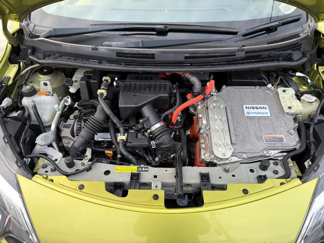 ノート ｅ－パワー　Ｘ　衝突安全ブレーキ　インテリクルコン　デジタルインナーミラー　アラウンドビューモニター　純正ＯＰナビ　地デジＴＶ　Ｂｌｕｅｔｏｏｔｈ　バックカメラ　レーンアシスト　ＥＴＣ　フルオートエアコン　禁煙車（32枚目）
