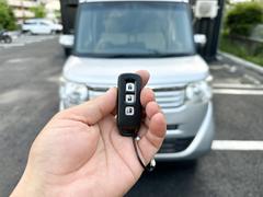 車内の臭いにもこだわってます！　車両の入庫チェックを行う担当者は非喫煙者を必ず配置し　タバコ臭　がない車両にこだわって販売をしております。臭いに関しても満足して頂ける高品質を維持しております！ 5