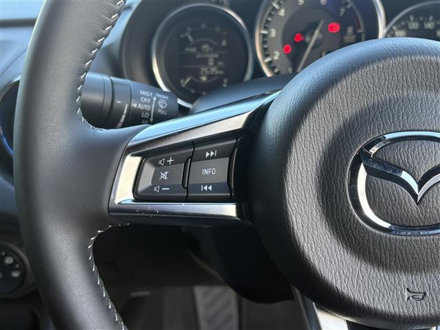 ロードスター 990S /ワンオーナー/F6マニュアル/i-ACTIVESENSE/純正RAYS製鍛造16インチAW/Brenboキャリパー/純正オーディオ/クリアランスソナー/キーレス/LEDライト/BSM/レーンアシスト(16枚目)