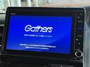 純正８型インターナビ【Ｇａｔｈｅｒｓ：ＶＸＵ２２７ＮＢｉ】搭載☆フルセグＴＶ☆ＣＤ／ＤＶＤ再生☆Ｂｌｕｅｔｏｏｔｈ接続☆ＵＳＢ／ＨＤＭＩ端子☆ＳＤミュージックサーバーなどの機能が内蔵されております。