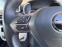 ステアリングスイッチが装備されているので、前方から目を話す事なく手元のボタンでオーディオ操作が可能です。