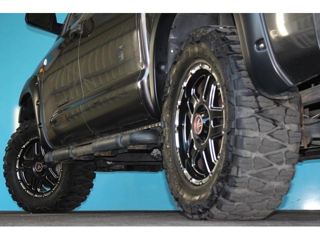 クルーマックス SR5 ALPINEナビ/ALPINE後席モニター/サンルーフ/ラインエックス塗装/トノカバー/アシャンティ20インチアルミ/ベッドライナー/ビルシュタインサス/リフトアップ/オーバーフェンダー/4WD/(28枚目)