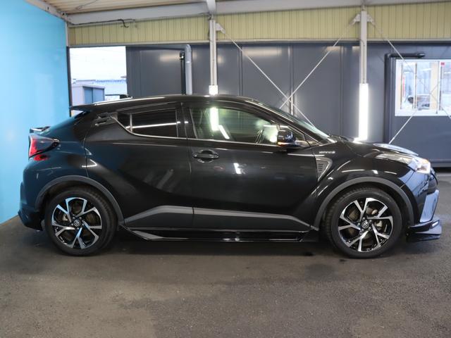 Ｃ－ＨＲ Ｇ　禁煙車／ＴＲＤフルエアロ／Ｃ－ＨＲロゴ入りヘッドライト／革シート／バックカメラ／純正９インチナビ／ドライブレコーダー／セーフティセンスＰ／シートヒーター／純正１８インチＡＷ／ＥＴＣ２．０／フルセグ（20枚目）