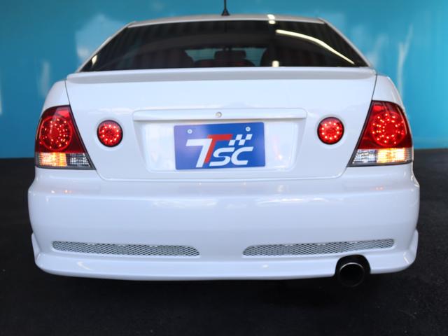 アルテッツァ ＲＳ２００　クオリタート　タイベル交換済／エクセーヌシートセット／フジツボ製純正マフラー／禁煙／ＴＥＩＮ車高調／クスコタワーバー／ナビ／Ｂｌｕｅｔｏｏｔｈ／フルセグ／ＨＩＤヘッドライト／パワーシート／ハーフレザーシート／ＥＴＣ（25枚目）