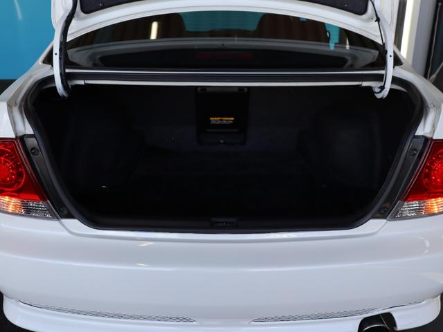 アルテッツァ ＲＳ２００　クオリタート　タイベル交換済／エクセーヌシートセット／フジツボ製純正マフラー／禁煙／ＴＥＩＮ車高調／クスコタワーバー／ナビ／Ｂｌｕｅｔｏｏｔｈ／フルセグ／ＨＩＤヘッドライト／パワーシート／ハーフレザーシート／ＥＴＣ（31枚目）