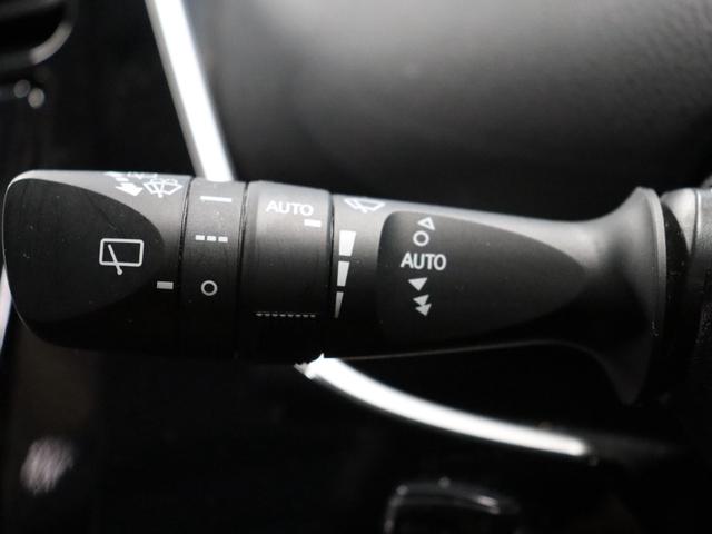 TOYOTA PRIUS A TOURING SELECTION