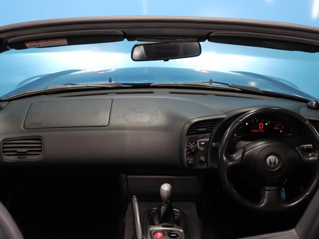 S2000 ベースグレード BBS17インチアルミRG-R/禁煙車/社外マフラー/ハーフレザーシート/キーレスエントリー/HIDヘッドライト/電動ソフトトップ/革巻きステアリングホイール/SRSエアバッグ/リモコンキー(6枚目)