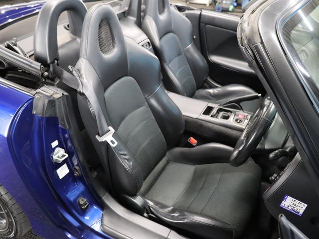 S2000 ベースグレード BBS17インチアルミRG-R/禁煙車/社外マフラー/ハーフレザーシート/キーレスエントリー/HIDヘッドライト/電動ソフトトップ/革巻きステアリングホイール/SRSエアバッグ/リモコンキー(7枚目)