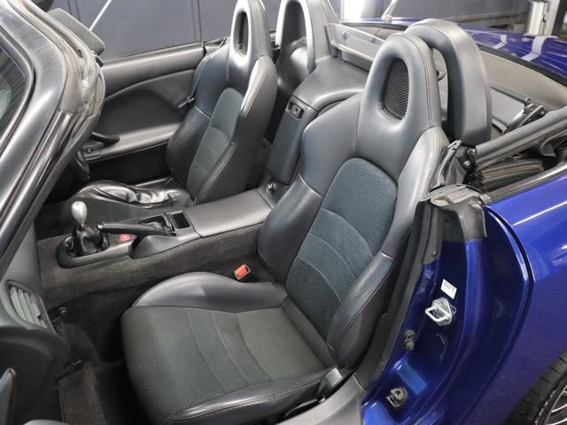 S2000 ベースグレード BBS17インチアルミRG-R/禁煙車/社外マフラー/ハーフレザーシート/キーレスエントリー/HIDヘッドライト/電動ソフトトップ/革巻きステアリングホイール/SRSエアバッグ/リモコンキー(8枚目)