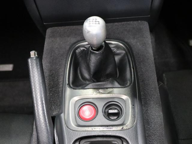 S2000 ベースグレード BBS17インチアルミRG-R/禁煙車/社外マフラー/ハーフレザーシート/キーレスエントリー/HIDヘッドライト/電動ソフトトップ/革巻きステアリングホイール/SRSエアバッグ/リモコンキー(10枚目)