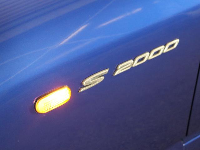 S2000 ベースグレード BBS17インチアルミRG-R/禁煙車/社外マフラー/ハーフレザーシート/キーレスエントリー/HIDヘッドライト/電動ソフトトップ/革巻きステアリングホイール/SRSエアバッグ/リモコンキー(24枚目)