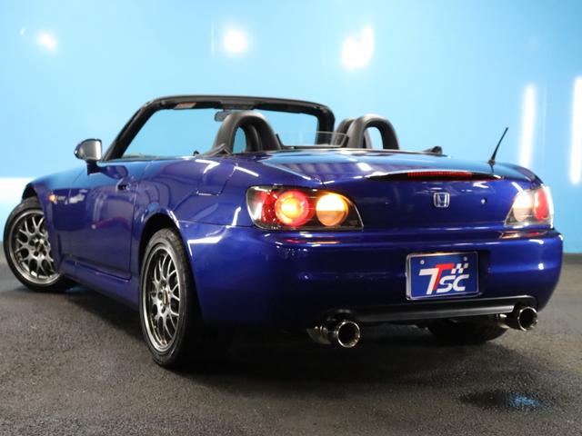 S2000 ベースグレード BBS17インチアルミRG-R/禁煙車/社外マフラー/ハーフレザーシート/キーレスエントリー/HIDヘッドライト/電動ソフトトップ/革巻きステアリングホイール/SRSエアバッグ/リモコンキー(32枚目)