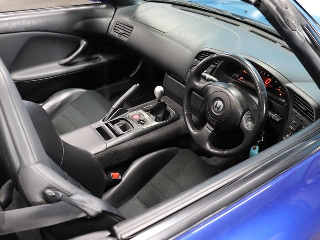 S2000 ベースグレード BBS17インチアルミRG-R/禁煙車/社外マフラー/ハーフレザーシート/キーレスエントリー/HIDヘッドライト/電動ソフトトップ/革巻きステアリングホイール/SRSエアバッグ/リモコンキー(40枚目)