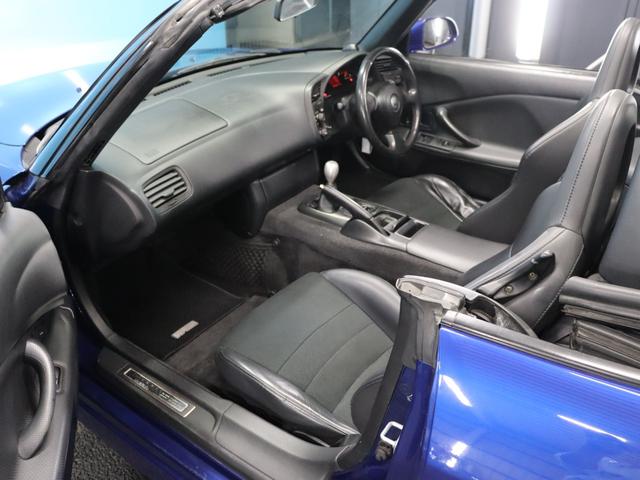 S2000 ベースグレード BBS17インチアルミRG-R/禁煙車/社外マフラー/ハーフレザーシート/キーレスエントリー/HIDヘッドライト/電動ソフトトップ/革巻きステアリングホイール/SRSエアバッグ/リモコンキー(41枚目)