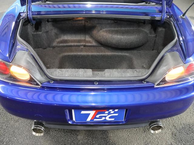 S2000 ベースグレード BBS17インチアルミRG-R/禁煙車/社外マフラー/ハーフレザーシート/キーレスエントリー/HIDヘッドライト/電動ソフトトップ/革巻きステアリングホイール/SRSエアバッグ/リモコンキー(50枚目)