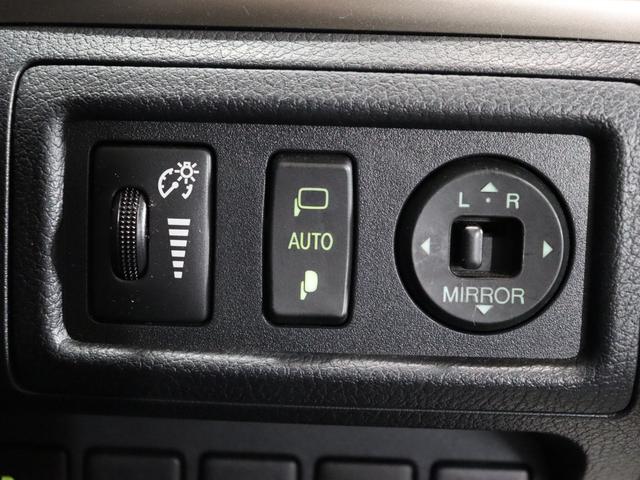 CT CT200h バージョンC 後期型/ムーンルーフ/L_texファブリックコンビシートセット/バックカメラ/ドライブレコーダー/シートヒーター/セーフティシステムプラス/ブルーレイ再生/禁煙/ETC2.0/パワーシート/USB入力(51枚目)