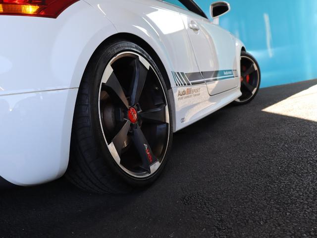 ＴＴクーペ ２．０ＴＦＳＩ　Ｓラインパッケージ／純正ナビ／Ｂｌｕｅｔｏｏｔｈオーディオ／フルセグ／Ｂカメラ／ＥＴＣ／電動格納ミラー／オートライト／バックフォグ／ＭＴモード／社外１９インチＡＷ（11枚目）