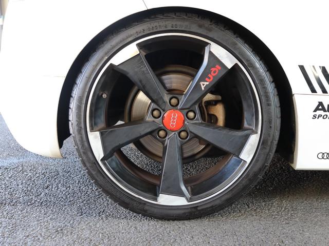 ＴＴクーペ ２．０ＴＦＳＩ　Ｓラインパッケージ／純正ナビ／Ｂｌｕｅｔｏｏｔｈオーディオ／フルセグ／Ｂカメラ／ＥＴＣ／電動格納ミラー／オートライト／バックフォグ／ＭＴモード／社外１９インチＡＷ（20枚目）