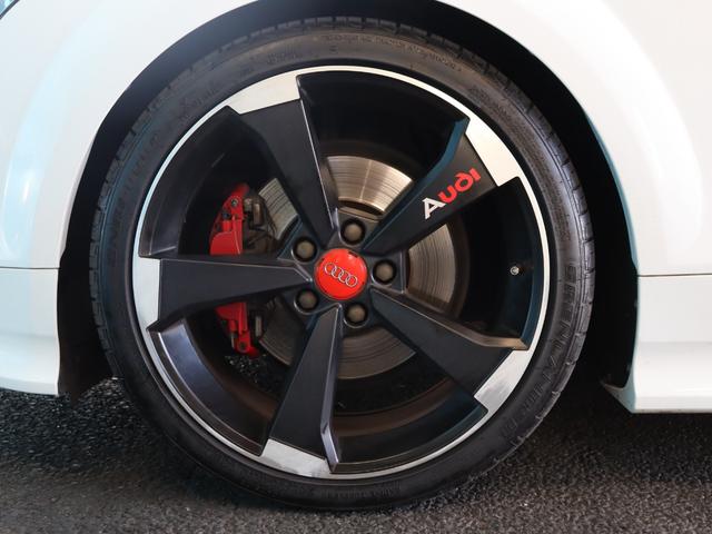 ＴＴクーペ ２．０ＴＦＳＩ　Ｓラインパッケージ／純正ナビ／Ｂｌｕｅｔｏｏｔｈオーディオ／フルセグ／Ｂカメラ／ＥＴＣ／電動格納ミラー／オートライト／バックフォグ／ＭＴモード／社外１９インチＡＷ（23枚目）