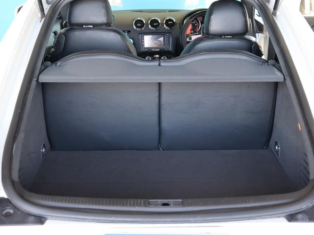 ＴＴクーペ ２．０ＴＦＳＩ　Ｓラインパッケージ／純正ナビ／Ｂｌｕｅｔｏｏｔｈオーディオ／フルセグ／Ｂカメラ／ＥＴＣ／電動格納ミラー／オートライト／バックフォグ／ＭＴモード／社外１９インチＡＷ（35枚目）