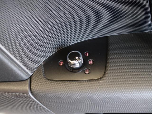 ＴＴクーペ ２．０ＴＦＳＩ　Ｓラインパッケージ／純正ナビ／Ｂｌｕｅｔｏｏｔｈオーディオ／フルセグ／Ｂカメラ／ＥＴＣ／電動格納ミラー／オートライト／バックフォグ／ＭＴモード／社外１９インチＡＷ（43枚目）