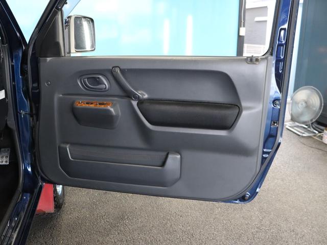 ジムニー XC 禁煙車/後期型/BLITZ車高調リフトアップ/ADVAN16AW/マフラーカッター/YOKOHAMAタイヤ/KENWOODオーディオ/INNOルーフレール/ETC/ターボ/フォグランプ/4WD/5MT(42枚目)