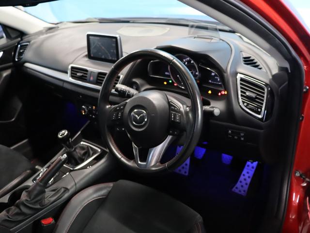 アクセラスポーツ XD 禁煙/マツダスピードエアロ/大型リアスポイラー/サンルーフ/BOSEサウンド/レーダークルーズ/衝突軽減ブレーキ/レーンキープ/社外AW/純正ナビ/フルセグ視聴/Bluetooth接続/シートヒーター(20枚目)