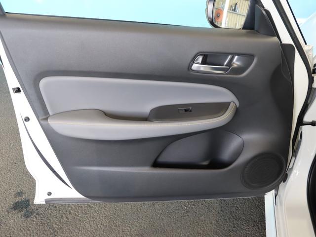 フィット e:HEV RS 無限フルエアロ/9インチホンダコネクトディスプレイ/禁煙/ハーフレザーシート/衝突軽減ブレーキ/アダプティブクルーズ/バックカメラ/LEDヘッドランプ/(44枚目)