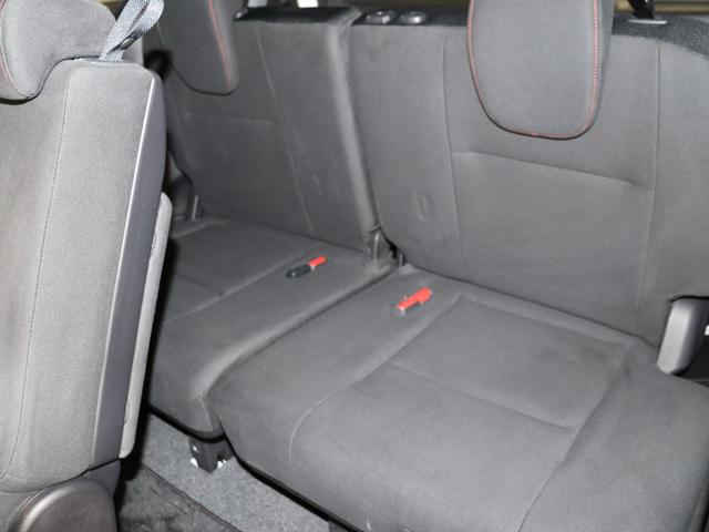 セレナ ニスモ　セーフティパック／純正９インチナビゲーション／後席フリップダウンモニター／全方位カメラ／アダプティブクルーズコントロール／プロパイロット／フルセグ／Ｂｌｕｅｔｏｏｔｈオーディオ／両側電動スライドドア（14枚目）