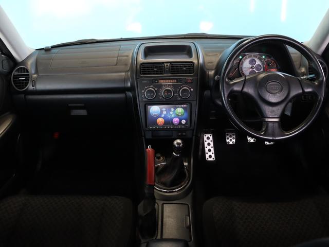 アルテッツァ ＲＳ２００　Ｚエディション　禁煙車／６速ＭＴ／ＢＬＩＴＺエアクリーナー／Ｗｅｄｓ製ＲＩＺＬＥＹ１７ＡＷ／ナビ／Ｂｌｕｅｔｏｏｔｈオーディオ／ＣＤ／ＤＶＤ再生可／キーレス／電動格納ミラー／オートライト（5枚目）