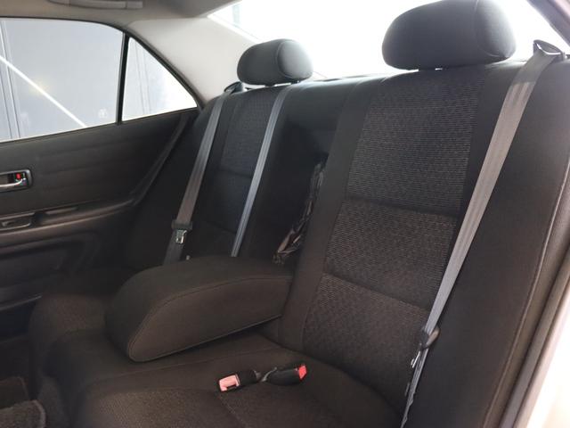 アルテッツァ ＲＳ２００　Ｚエディション　禁煙車／６速ＭＴ／ＢＬＩＴＺエアクリーナー／Ｗｅｄｓ製ＲＩＺＬＥＹ１７ＡＷ／ナビ／Ｂｌｕｅｔｏｏｔｈオーディオ／ＣＤ／ＤＶＤ再生可／キーレス／電動格納ミラー／オートライト（11枚目）