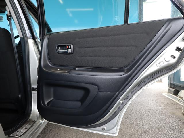 アルテッツァ ＲＳ２００　Ｚエディション　禁煙車／６速ＭＴ／ＢＬＩＴＺエアクリーナー／Ｗｅｄｓ製ＲＩＺＬＥＹ１７ＡＷ／ナビ／Ｂｌｕｅｔｏｏｔｈオーディオ／ＣＤ／ＤＶＤ再生可／キーレス／電動格納ミラー／オートライト（41枚目）