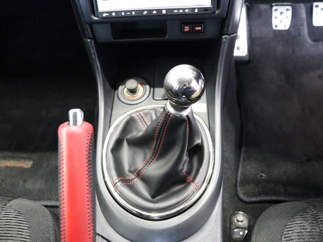 アルテッツァ ＲＳ２００　Ｚエディション　禁煙車／６速ＭＴ／ＢＬＩＴＺエアクリーナー／Ｗｅｄｓ製ＲＩＺＬＥＹ１７ＡＷ／ナビ／Ｂｌｕｅｔｏｏｔｈオーディオ／ＣＤ／ＤＶＤ再生可／キーレス／電動格納ミラー／オートライト（45枚目）