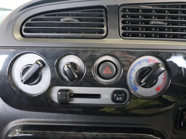 ミラジーノ ミニライトスペシャルターボ　４ＷＤ／５速ＭＴ／禁煙車／純正１４インチアルミホイール／キーレスエントリー／電動格納ミラー／エアコン／パワーステアリング／パワーウインドウ／運転席・助手席エアバッグ／ＣＤ／ブリティッシュグリーンマイカ（10枚目）