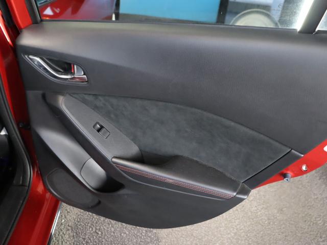 アクセラスポーツ XD 禁煙/マツダスピードエアロ/大型リアスポイラー/サンルーフ/BOSEサウンド/レーダークルーズ/衝突軽減ブレーキ/レーンキープ/社外AW/純正ナビ/フルセグ視聴/Bluetooth接続/シートヒーター(21枚目)