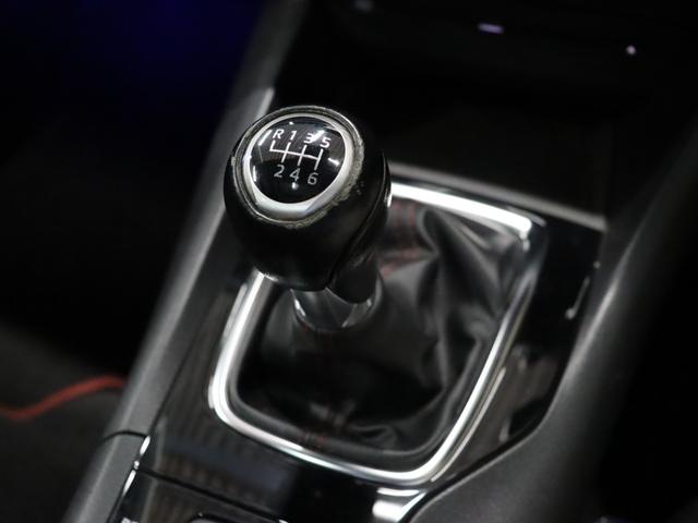 アクセラスポーツ XD 禁煙/マツダスピードエアロ/大型リアスポイラー/サンルーフ/BOSEサウンド/レーダークルーズ/衝突軽減ブレーキ/レーンキープ/社外AW/純正ナビ/フルセグ視聴/Bluetooth接続/シートヒーター(29枚目)